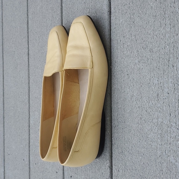 Enzo Angiolini Vintage Leather Liberty Loafers - Picture 3 of 11